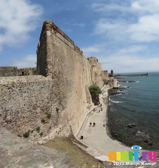 SX27467-74 Castle in Collioure